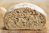 Licht meergranen brood met pitjes