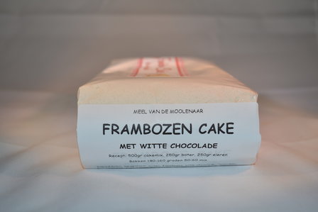 Frambozen cake met witte chocolade 1 kg