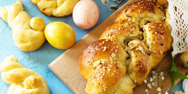 Paasbrood bakken voor de paasbrunch